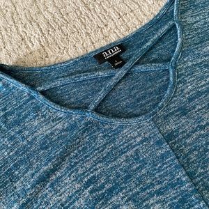 🔅size L blue shirt with cross neckline🔅